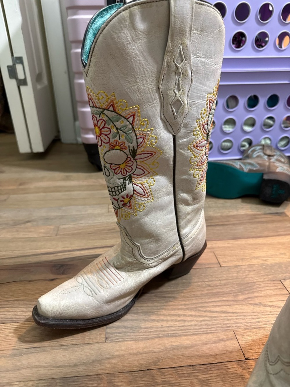 Like New Size 6.5 Corral Skull Boots